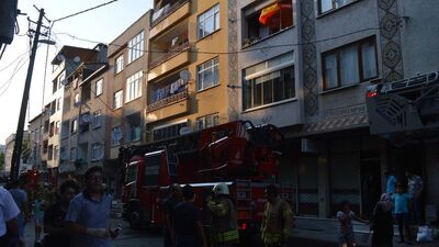 Gaziosmanpaşa'da korkutan çatı yangını