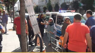 Sokak ortasında 'bu çocuk benim' kavgası