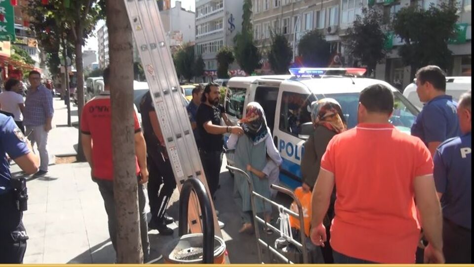 Sokak ortasında 'bu çocuk benim' kavgası