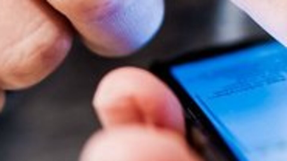 Cep telefonu bağımlılığıyla mücadele için yasa tasarısı