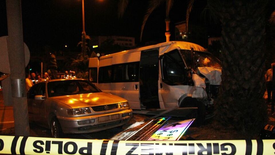 Düğün dönüşü feci kaza! Ölü ve yaralılar var