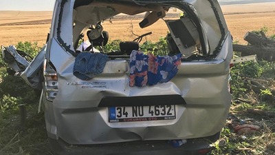 Kulu'da otomobil ağaca çarptı: 3 ölü