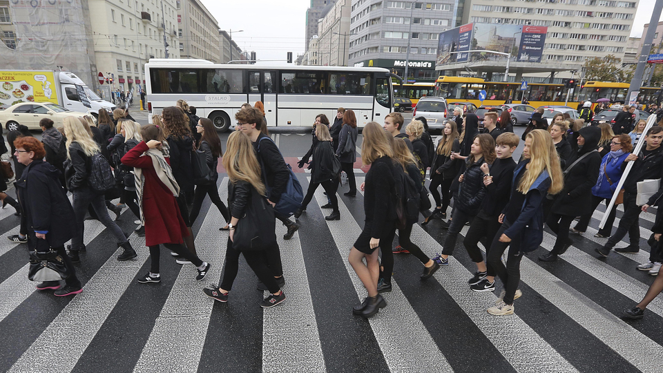 Polonya'dan beyin göçünü durdurmak için gelir vergisi hamlesi
