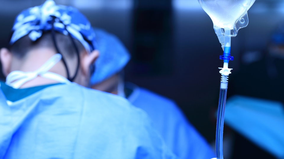 Yanlışlıkla yuttuğu iğne 3 ay sonra operasyonla çıkarıldı