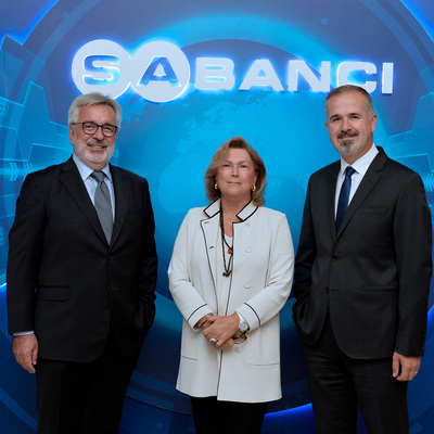 Sabancı'da bayrak değişimi