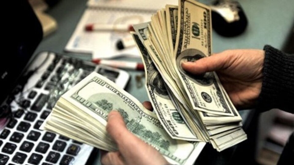 Fed faiz indirdi, dolar hareketlendi