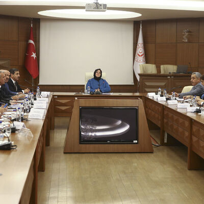 Milyonların gözü bu masada