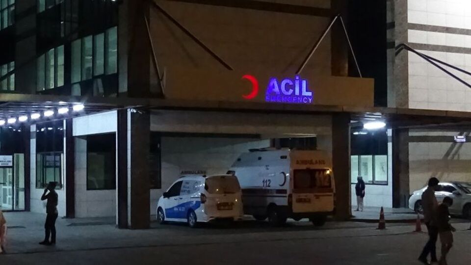 4 çocuk çöpte buldukları ilaçtan zehirlendi