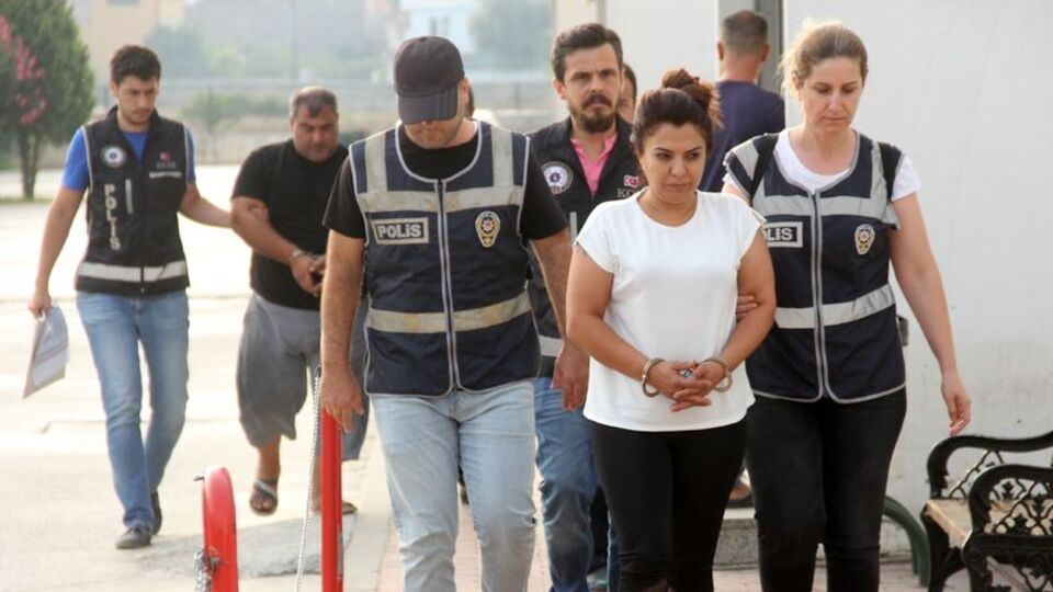 Aile boyu vicdansızlar çetesi! Biri de 'dur' dememiş...