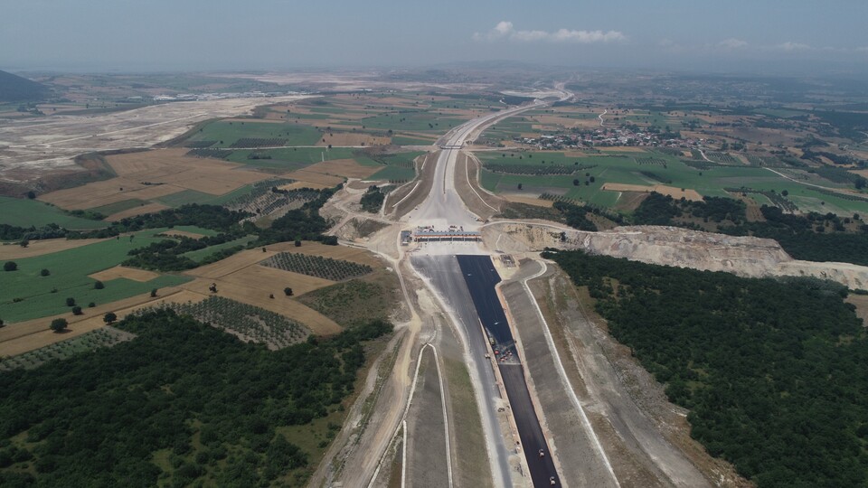 İstanbul ile İzmir arası 3,5 saate düşüyor