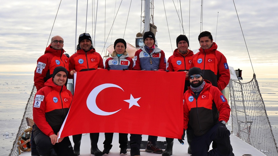 Türk bilim insanları ilk kez Arktik'te!