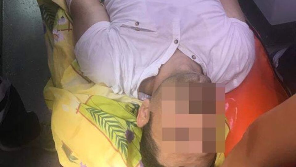 Çalışmasını isteyen kocasını bıçakladı