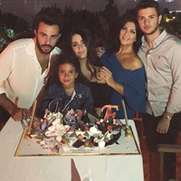 Sibel Can yeni yaşını çocuklarıyla kutladı