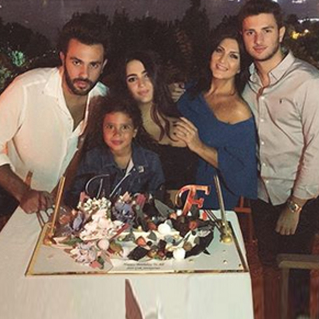 Sibel Can yeni yaşını çocuklarıyla kutladı