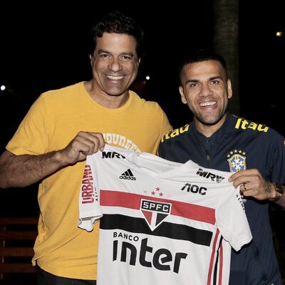 Dani Alves'ten sürpriz transfer!