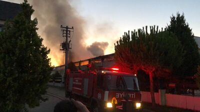 Dumanlar gökyüzüne yükseldi