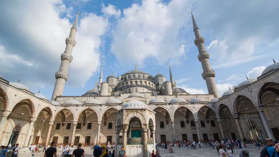 2 Ağustos İstanbul Cuma saati kaçta?