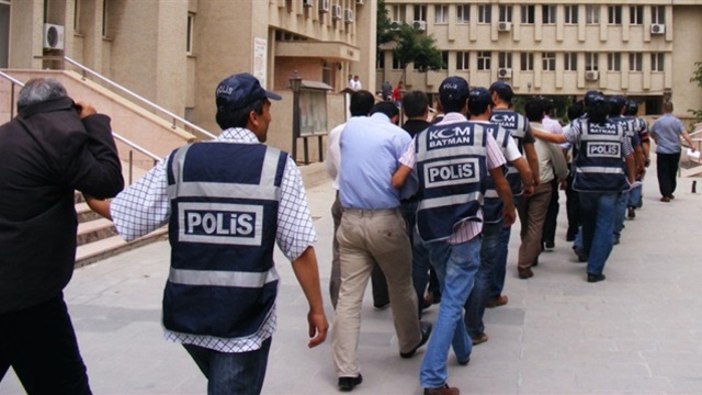 FETÖ'den 41 polis için gözaltı kararı!