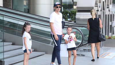 Kızları ile alışverişte