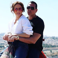 Jennifer Lopez deveye bindi