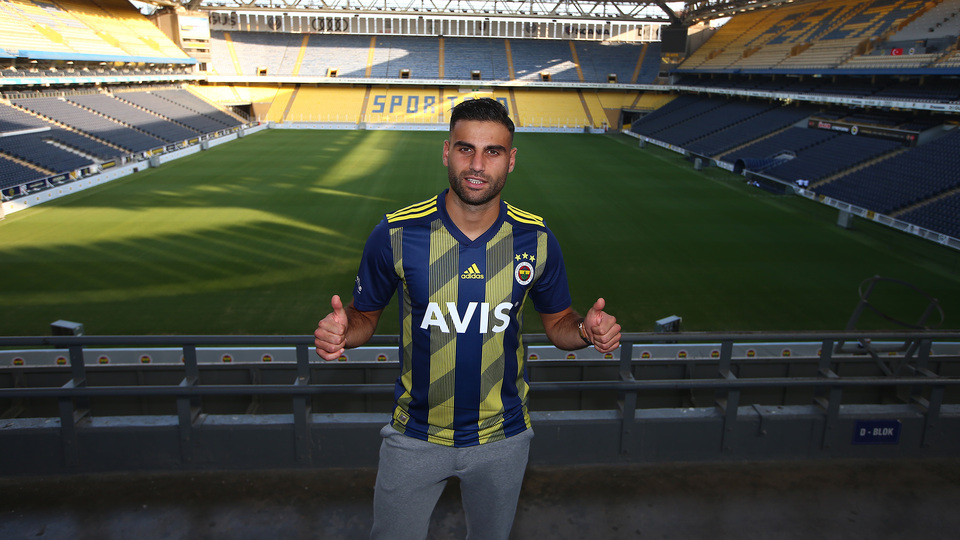 Deniz Türüç resmen Fenerbahçe'de