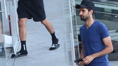 Giyim tarzı dikkat çekti