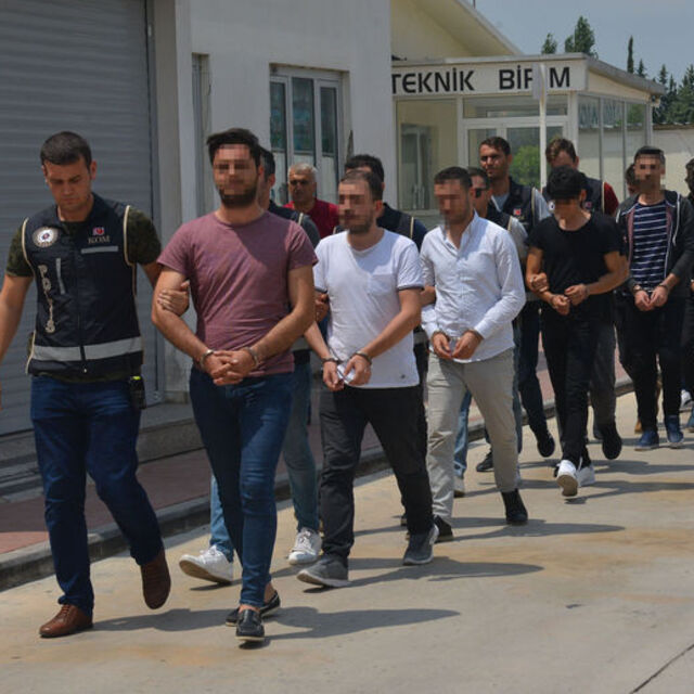 FETÖ şüphelisi 41 polis Adana'ya getirildi