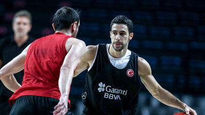 12 Dev Adam, Fransa'ya gitti