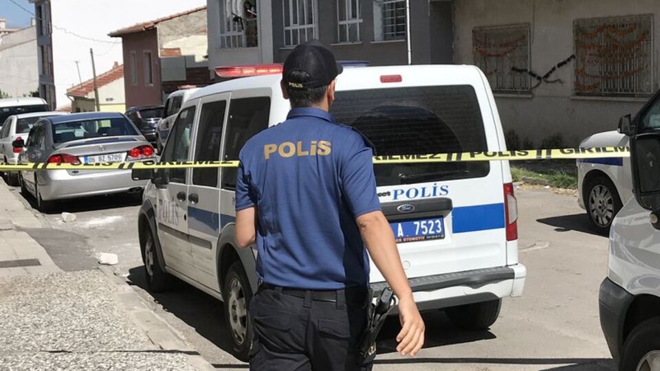 Komşular vahşeti duydu, ama kapıyı açamadı!