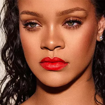 Rihanna'dan Trump'a: Kimse bu şekilde ölmeyi hak etmiyor