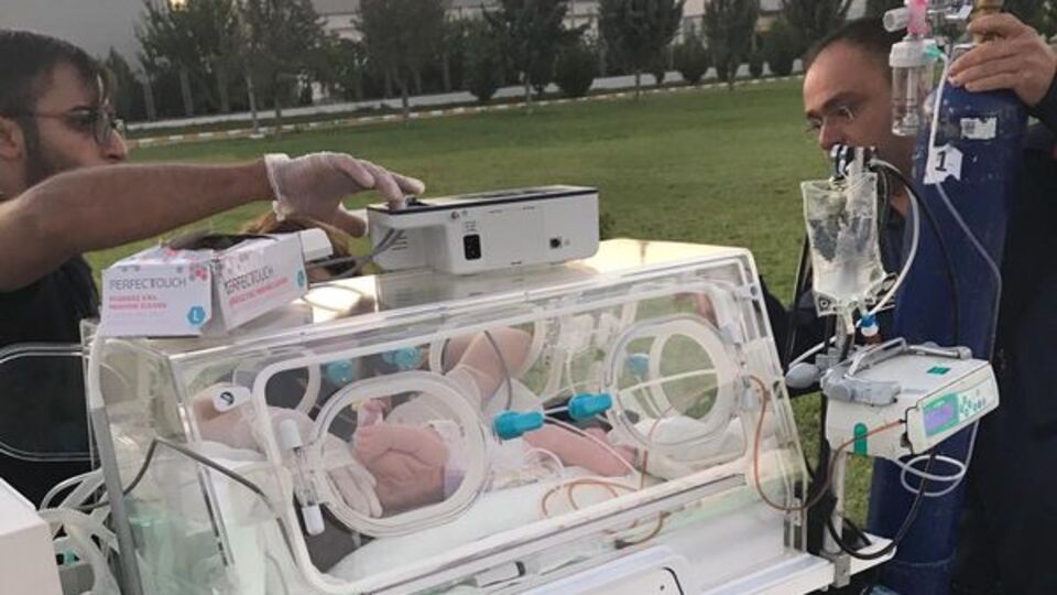 Polis helikopteri Esra bebek için havalandı