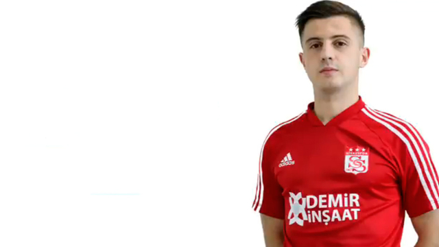 19'luk Sırp yıldızı Sivasspor kaptı!