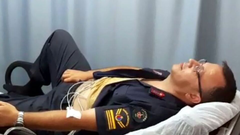 Tek başına dev ekip! Araca kilitledi, kelepçeledi, bağladı