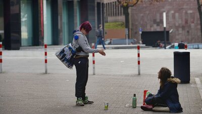 İsveç'in Eskilstuna kentinde sokakta dilenmek artık paralı
