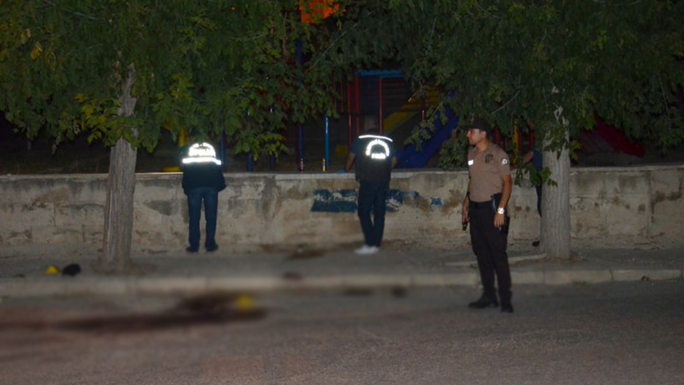 Yan bakma kavgası kanlı bitti! 1 ölü, 4 yaralı