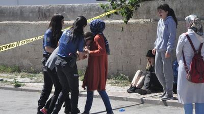 Yolunu kesti dehşet saçtı!