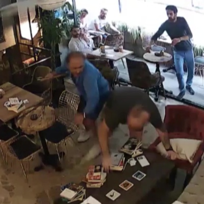 Kafede baltalı dehşet!