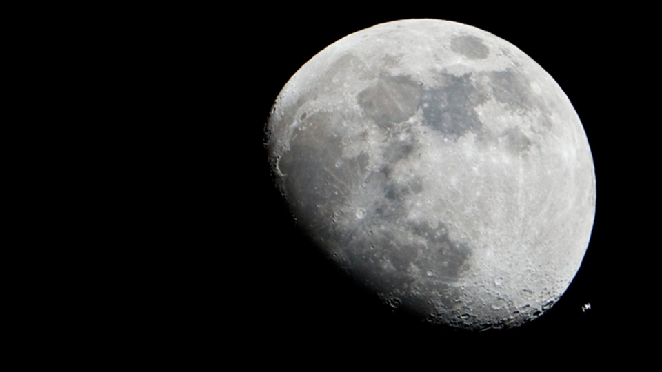 Ay'da yaşam olabilir! İlginç keşif