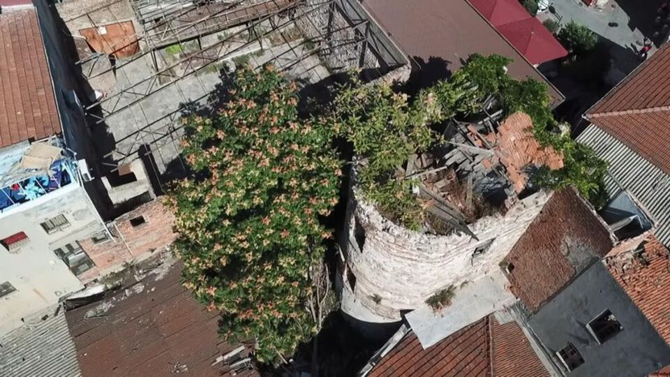 Galata'da tarih başımıza yıkılacak!