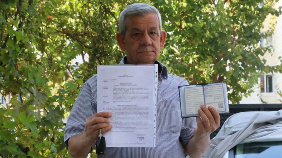 Otomobilini otoparka kilitledi, trafiğe çıkarmıyor!