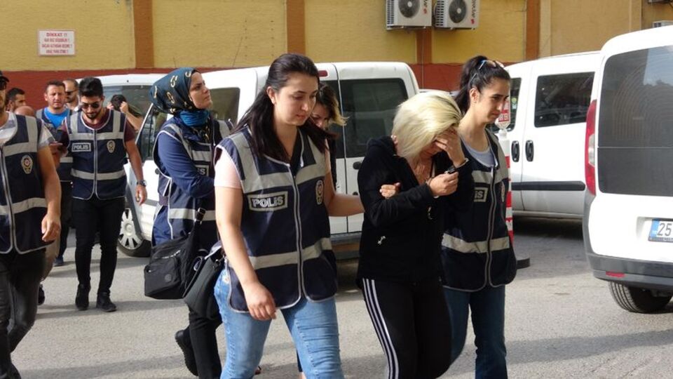 Hanım ağa ve çetesi suçüstü yakalandı