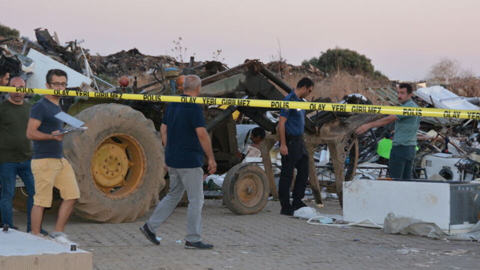 Kardeşini traktörle ezdi!