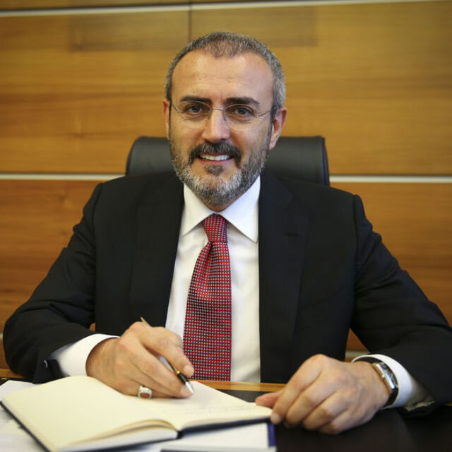 AK Parti "Türkiye Sevdasıyla Yaşımız Hep 18" diyecek