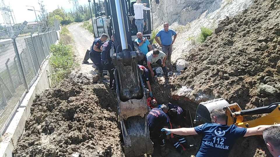 Göçük altında kalan işçiler kurtarıldı