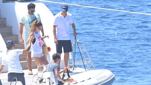 Evlilik için oğlundan onay aldı