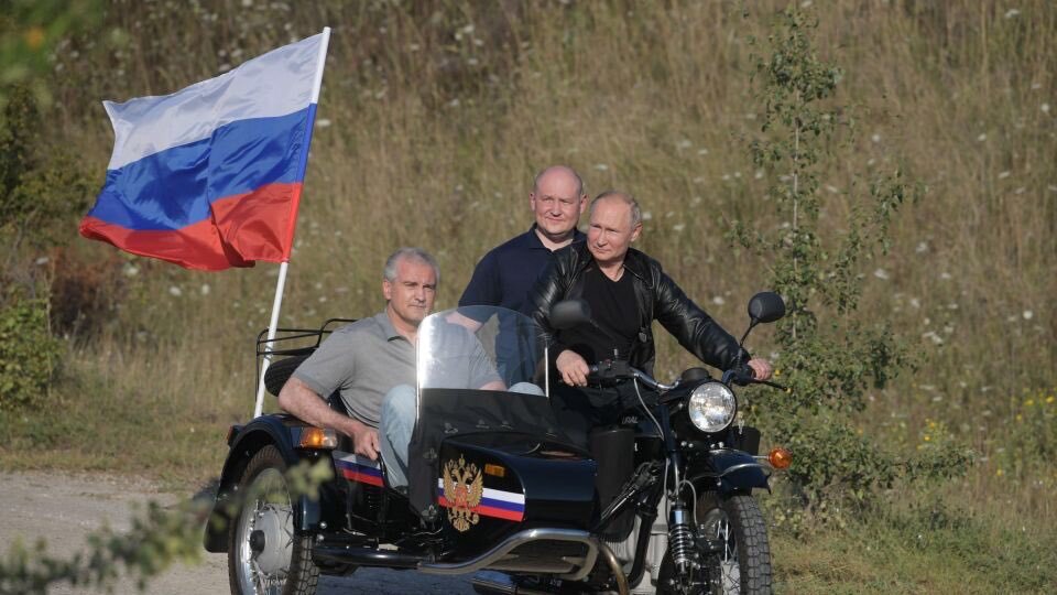 Putin motosikletiyle geldi!