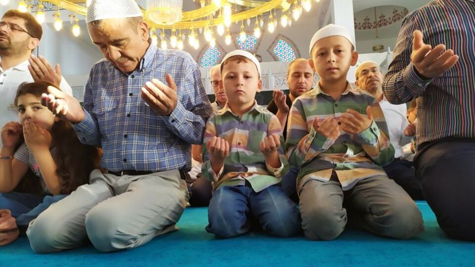 Kurban kestikten sonra namaz kılmak gerekir mi?