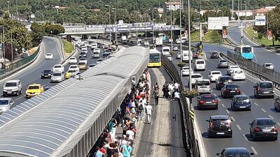 Feci kaza! Metrobüsün altında kaldı