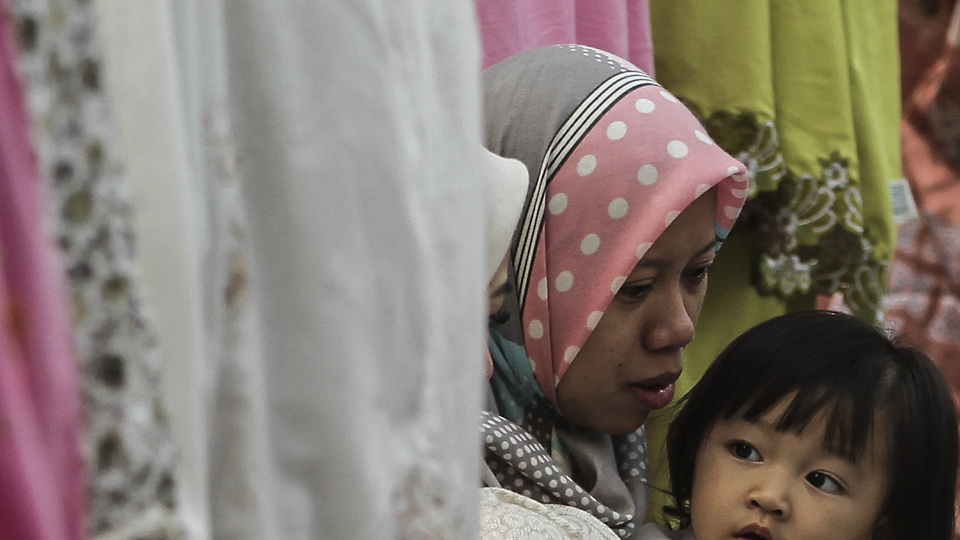 Dünya Müslümanları bayram namazında buluştu!