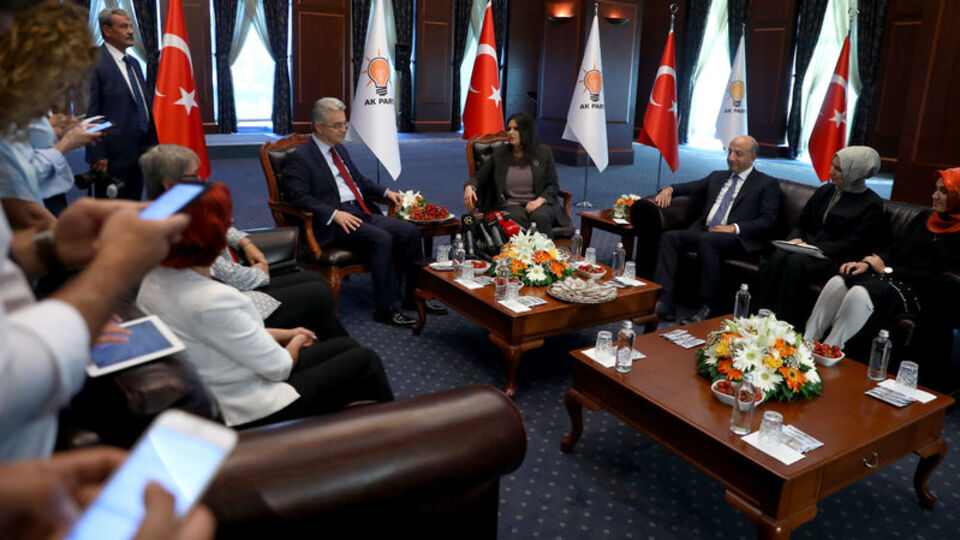 Bayram ziyaretlerinde 'erken seçim' sohbeti!